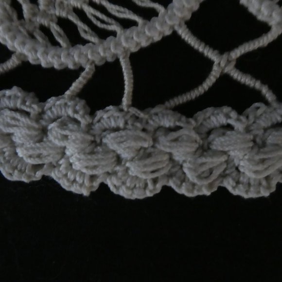 Gorgeous Vintage Crochet Floral Doily - Picture 6 of 6